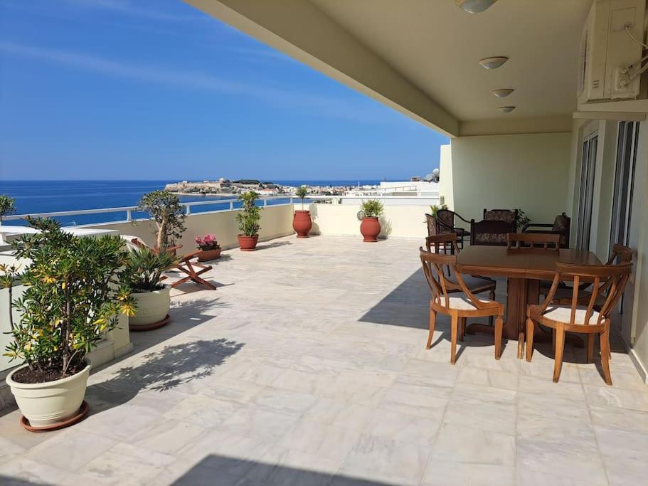 Seaview Flora'S Luxury Apartment-300Meters From The Beach Réthymnon Extérieur photo