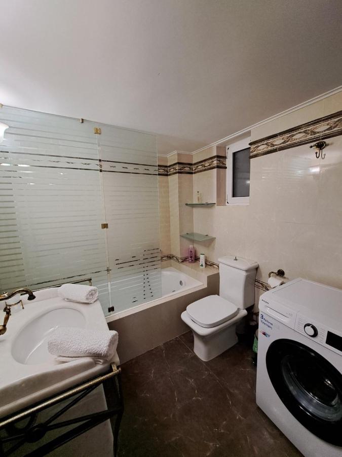 Seaview Flora'S Luxury Apartment-300Meters From The Beach Réthymnon Extérieur photo