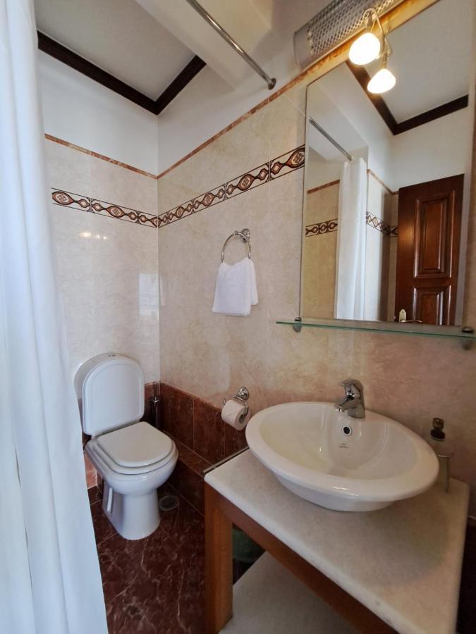 Seaview Flora'S Luxury Apartment-300Meters From The Beach Réthymnon Extérieur photo